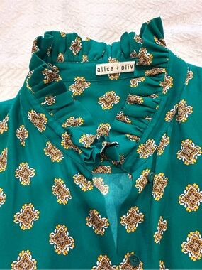 Alice + Olivia Teal Ruffle Collar Medallion Print Blouse Size L